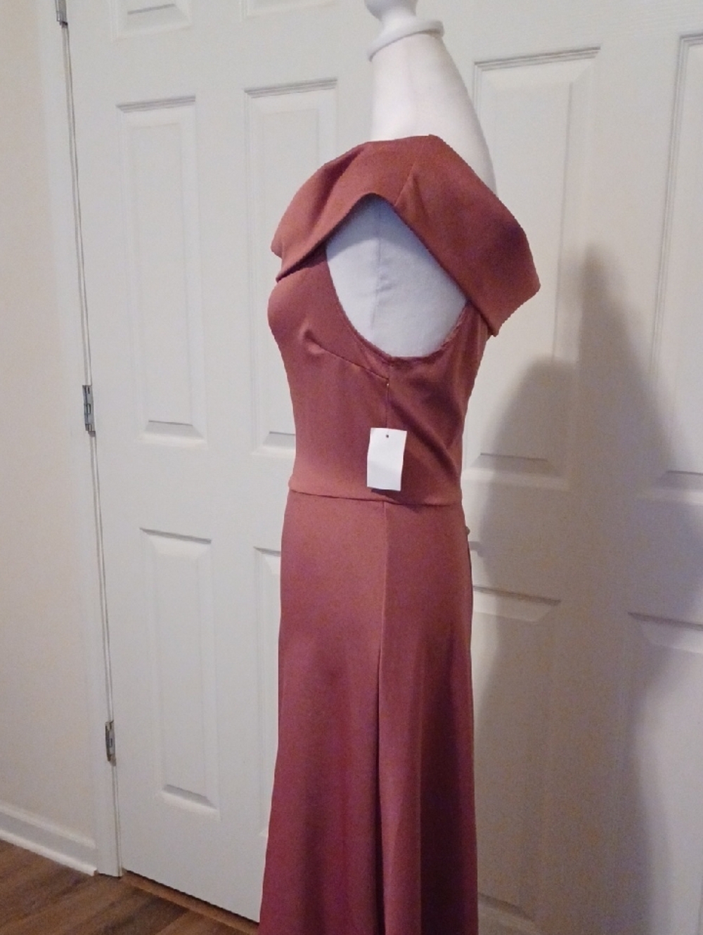 <> Charlotte Russe Off-Shoulder High-Low Dress in Dusty Rose Color Women's Small - Picture 9 of 10